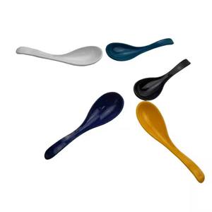 Cuchara de plástico hecha en Taiwán Producto de plástico de uso diario de alta calidad - Product Image 2