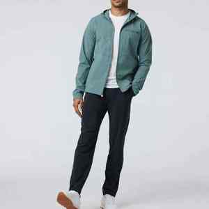 เสื้อแจ็คเก็ตออกกำลังกายสำหรับผู้ชาย น้ำหนักเบา ระบายอากาศได้ดี ผลิตจากโพลีเอสเตอร์ เหมาะสำหรับกิจกรรมกลางแจ้ง วิ่ง และเล่นกีฬา มีปกตั้งและโลโก้ด้านหน้า - Product Image 3