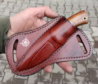 Couteau de chasse et de camping miniature personnalisé avec logo OEM, manche en bois Pakka fait main, étui en cuir, lame fixe en acier Damas à bord droit