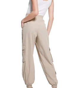 Vêtement de sport en nylon léger à séchage rapide avec capuche pour femmes en gros, ensemble deux pièces streetwear, OEM - Product Image 6