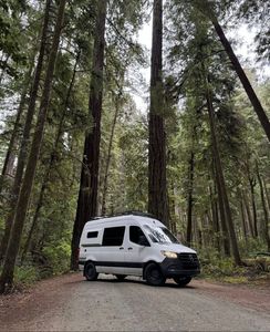 Autocaravana de Lujo Sprinter 3500 4x4 - Product Image 4