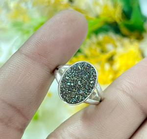 Anillo de Plata de Ley 925 con piedra preciosa Druzy solar cruda, joyería informal hecha a mano para mujer con diamante como piedra principal - Product Image 1