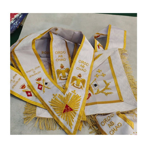 Regalia maçonnique Franc-maçon 33ème Degré Rose Croix A.A.S.R. Tablier et collier Aile Haut-Bas avec ruban moiré rouge 2026 - Product Image 1