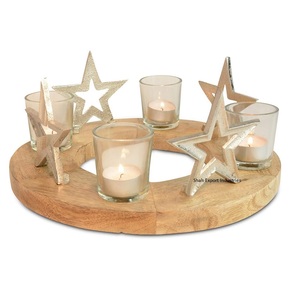 Portavelas decorativo navideño de aluminio clásico 4 T Base redonda de madera con acabado plateado claro Portavelas - Product Image 6