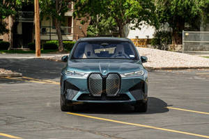 2023 BMW IX XDrive50 AWD รถสปอร์ต4dr พร้อมที่นั่งหนังกล่องเกียร์อัตโนมัติกล้องด้านหลังเครื่องยนต์4L แก๊ส/ไฟฟ้า - Product Image 2