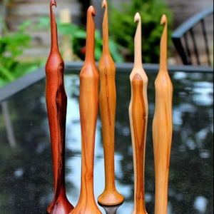 ตะขอโครเชต์ไม้แกะขัดเงาสำหรับผู้เริ่มต้น - Product Image 1