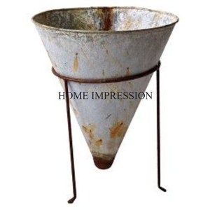 Suministros de jardín Maceta Macetas y macetas de metal modernas Juego de 3 Soporte de exhibición de flores Tamaño pequeño y grande a precio al por mayor - Product Image 2