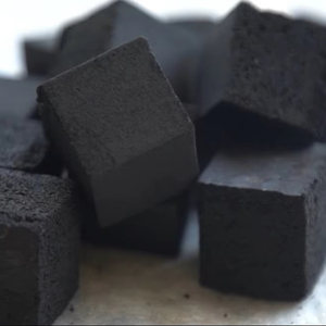 ถ่านมะพร้าวอัดก้อนทรงลูกบาศก์สำหรับบาร์บีคิวชิชามอระกู่ - Product Image 1