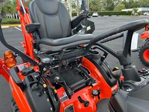 2023 para Kubota BX261 4WD Tractor cortacésped de la mejor calidad con caja de hierba Venta caliente Equipo agrícola Entrega rápida en stock - Product Image 2