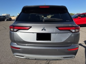 Pre-owned Clean 2023 Mitsubish-i outlande-r se - Product Image 6