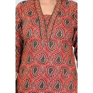 Para Rust Red Paisley Printed Women's Kurta Set con Dupatta - Product Image 1