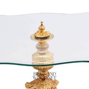 Table d'appoint carrée de luxe avec plateau en verre festonné et base en laiton doré sculpté à la main pour l'intérieur des palais et des maisons - Product Image 4