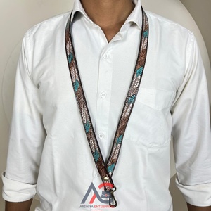 ที่ใส่บัตรประจำตัวหนังวัวแบบพรีเมียมสายคล้องคอแบบสายคล้องสำหรับสำนักงานโรงเรียนงานประชุมอุปกรณ์เสริมขององค์กร - Product Image 1