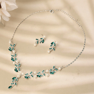 Ensemble de bijoux fins Hallmark, design Sadabahar classique en argent vert, plaqué or avec pierres en zircon pour les mariages et les fêtes - Product Image 3