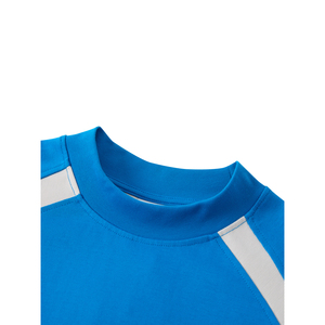Camiseta de rendimiento con paneles en contraste y lavado enzimático con estampado 3D - Product Image 3
