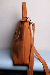 Bolso de Mano de Cuero Genuino de Primera Calidad con Solapa, Cierre de Cadena, Gran Capacidad, Ligero, Suave y Moderno, Unisex - Product Image 6