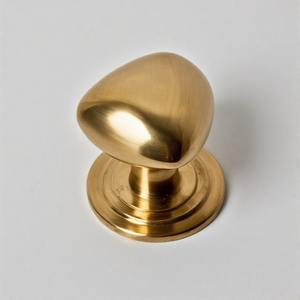 VertexGrip Handcrafted Triangle Brass Door Handler Pomo de puerta de armario Manija de cajón para Villa Muebles de hotel Apartamento - Product Image 2