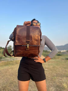 Nuevo diseño Vintage Crunch Mochila de oficina de cuero Usos múltiples Venta caliente Mochila unisex de cuero real Bolsa de producto a granel al por mayor - Product Image 2