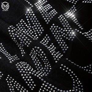 Sweat à capuche personnalisé en strass bling pour femmes avec différentes couleurs et design. - Product Image 6