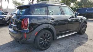 2021 MINI Countryman Cooper S FWD boîte de vitesses manuelle sièges en cuir caméra arrière galerie de toit en alliage d'aluminium R17 pneu - Product Image 3