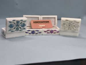 Elegante Joyero de Mármol Hecho a Mano en India, Forma Rectangular con Incrustaciones de Nácar, Artesanía Decorativa, Almacenamiento de Piedras - Product Image 3