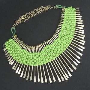 Urthn Green Thread Gold Plated Statement <b>Necklace</b> 1104143C <b>Fashion</b> <b>Power</b> <b>Necklaces</b> - Product Image 1