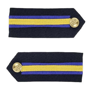 Gorget de cérémonie haut de gamme pour orchestre de cérémonie, en laine méton rouge écarlate avec détails de tresse dorée, de Bahreïn - Product Image 6