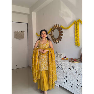 Colección de Trajes Sharara de Seda Simmer de Última Moda con Bordado para Bodas, a un Precio Accesible - Product Image 1