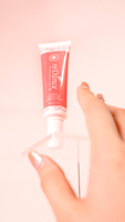 Crème vaginale transparente pour les femmes à utiliser pendant la ménopause pour lutter contre la sécheresse vaginale