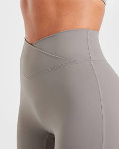 Vente en gros de leggings d'enveloppement sculptés gris fumée personnalisés coupe sculptée enveloppement flatteur taille élastique vêtements de sport leggings de yoga pour femmes - Product Image 6