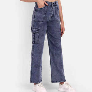 Jean évasé pour femme de haute qualité en denim écologique avec déchirures uniques et ceinture à franges – Article très demandé - Product Image 1