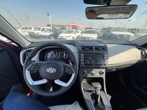 Auto Usata in Buone Condizioni <span class=keywords><strong>HYUNDAI</strong></span> CRETA 1.5L SUV FWD ANNO MODELLO 2024 COLORE ESTERNO ROSSO, Pronta per la Spedizione in Tutto il Mondo - Product Image 2