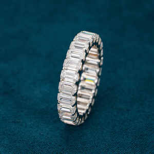 Bague de fiançailles et de mariage solitaire en diamant Moissanite VVS de luxe, coupe émeraude personnalisée, certifiée IGI, en argent 925, unisexe - Product Image 6