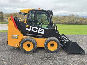 รถตักล้อยาง JCB 155 สีเหลือง เครื่องยนต์ดีเซล สำหรับงานก่อสร้าง ฟาร์ม และอาคาร - Product Image 4