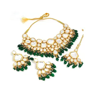 Ensemble de collier de mariée royal vert Kundan traditionnel de luxe avec placage or, cuivre, rubis et perles pour mariage ou cadeau - Product Image 5