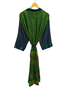 Kimono de seda Sari Vintage indio, albornoz de seda suave, bata de retazos de tamaño libre, ropa de noche, bata multicolor, ropa cómoda para la casa - Product Image 4