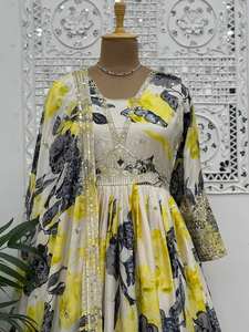 ชุดเดรสยาวพร้อมชุดเดรสจากดีไซเนอร์ - Product Image 5