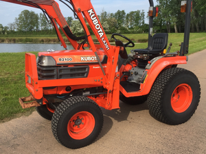 Tractor Compacto Kubota B2100 Usado, 21HP, 4WD, Diésel, con Cargador, Transmisión Hidrostática, en Venta - Product Image 4