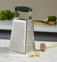 Design élégant poignée multifonctionnelle 4 côtés râpe à légumes râpe à fromage en acier inoxydable pour cuisine maison et restaurant