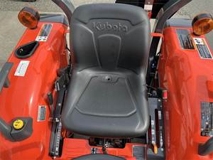 Tractor Kubota L3302HST 2025: Potente Vehículo Utilitario Compacto para la Agricultura Moderna - Product Image 6