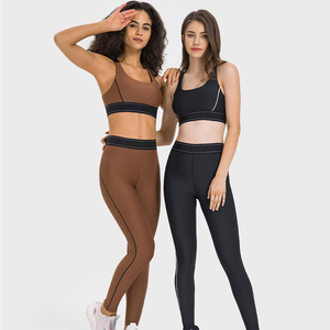 Ensemble de sport 2 pièces avec logo personnalisé : Legging et brassière de compression pour femme – Tenue de sport athlétique douce et très extensible pour le yoga - Product Image 6