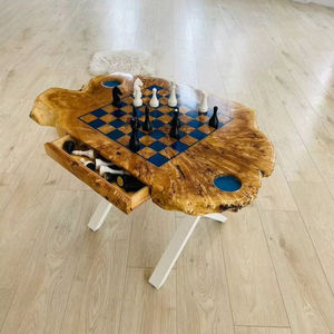 Jeu de pièces d'échecs en résine rouge et noire de luxe personnalisé dans une boîte en bois Tayyab, outil artisanal de qualité pour enfants - Product Image 1