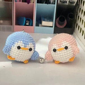 Personnalisable Mini tissé laine pingouin porte-clés classique à la main dessin animé Animal motif couleur changeant votre propre couleur fait Vietnam - Product Image 4