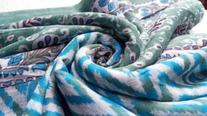 Sarongs serigrafiados de 100% algodón hechos a medida, ideales para tiendas de suministros de ropa de playa y también para reventa. - Product Image 2