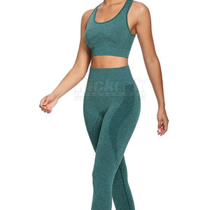 Conjunto de Yoga Moderno para Mujer con Logotipo Frontal y Patrón Sólido, Tela Ligera y Transpirable para un Ajuste Cómodo en Sesiones de Yoga y Estiramiento - Product Image 3