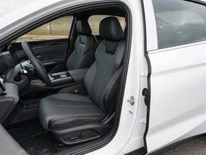 รถยนต์ไฟฟ้ามือสอง ปี 2025 Q-IN L 2026 ขนาดกะทัดรัด ระยะทางวิ่ง 128 กม. (ตามมาตรฐาน CLTC) พร้อมมอเตอร์ 120 กิโลวัตต์ และแบตเตอรี่ 50-70 กิโลวัตต์-ชั่วโมง - Product Image 3