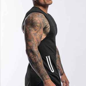 Débardeur de sport pour homme en coton 100% de haute qualité, col rond, sans manches, avec poche latérale, respirant et personnalisable en OEM - Product Image 3