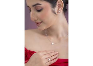 Colgante de Oro Sólido de 14 Quilates con Diamante Cultivado en Laboratorio con Corte Corazón para Mujer, Certificado IGI, 1.52 Quilates, Claridad VVS, Joyería de Lujo de Fabricante - Product Image 3