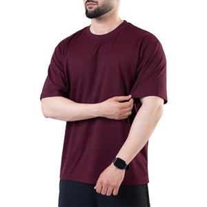 T-shirt décontracté pour homme de haute qualité, streetwear, coupe ample tendance, logo personnalisé en maille, 100% polyester, t-shirts surdimensionnés avec impression en relief - Product Image 1