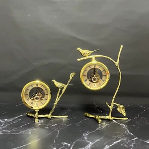 Horloge de table en métal à piles tendance, design écologique, fonctionnalités imperméables, chronométrage fiable pour le bureau et la maison - Product Image 2